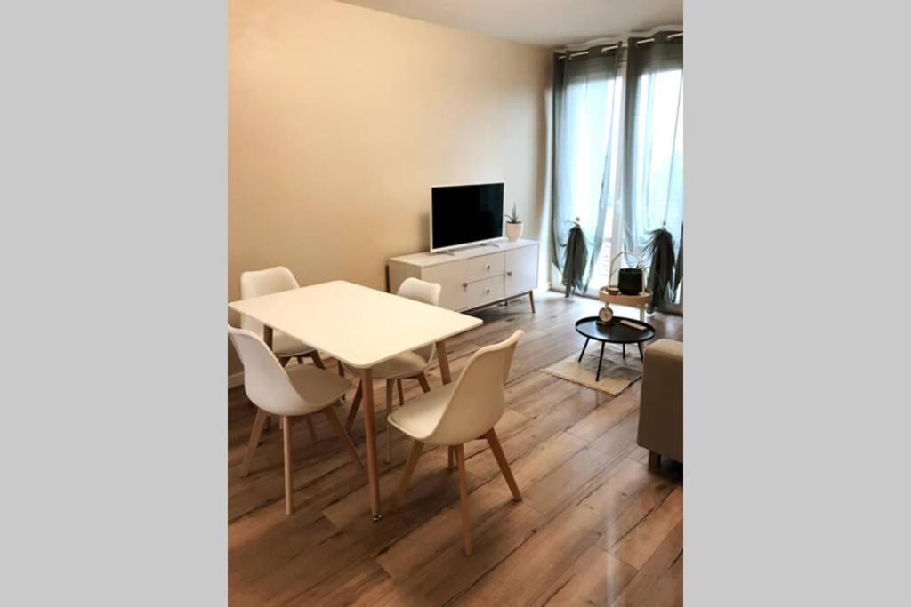 Serenidad - Appartement Cosy 50M2 Et Parking Châteauroux Dış mekan fotoğraf